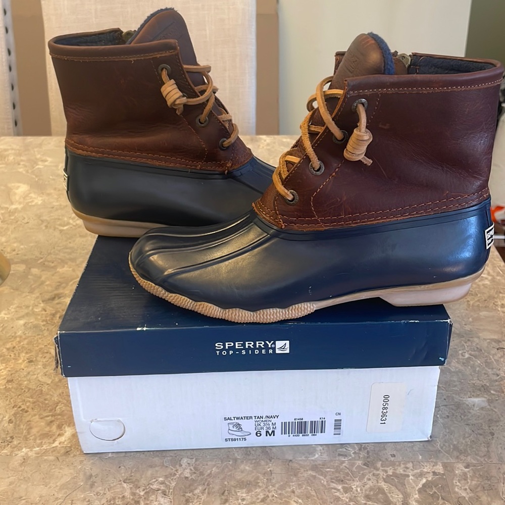Sperry Boots Sz. 6